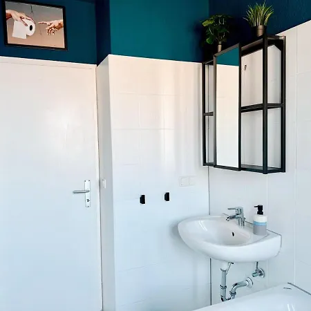 The Cow 6p Balcony Smart Tv Herne